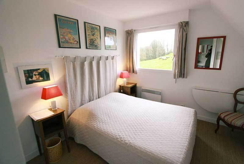 Chambre D'Hotes Les Champarts Tourville-la-Chapelle Стая снимка